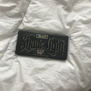Kat Von D Shade + Light Eye Contour Palette